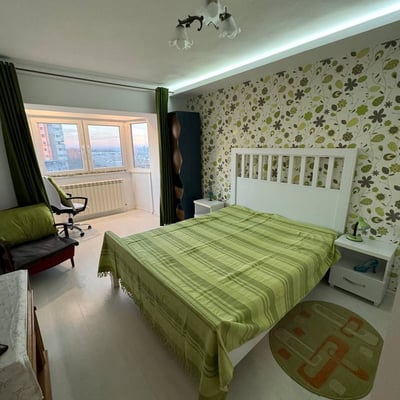 Rent of a furnished 3-room apartment, 80 m², with a sea view, Faleza Nord, Constanța, Romania